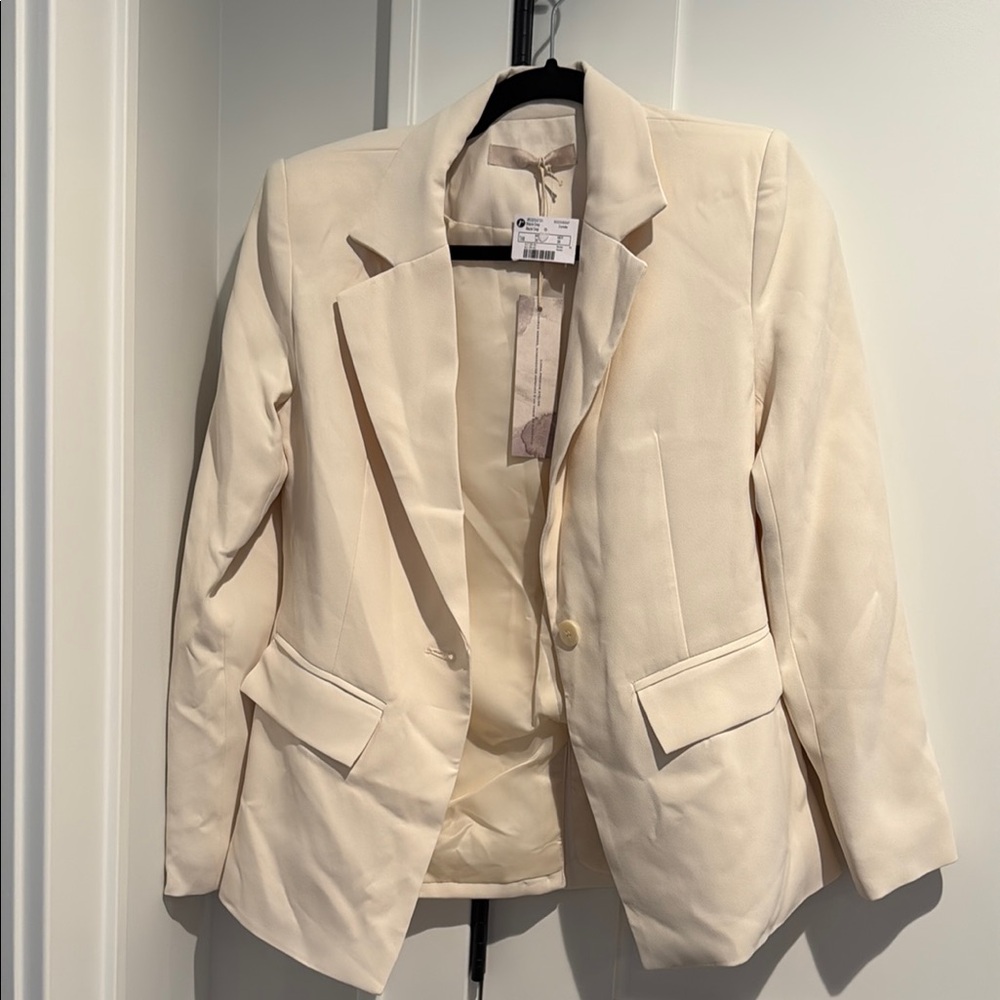 Cream Tailored Blazer with Notched Lapels